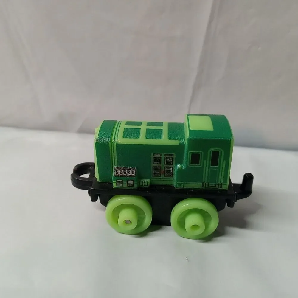 Thomas & Friends Minis Green Glow Paxton 2014 Mattel Guilane